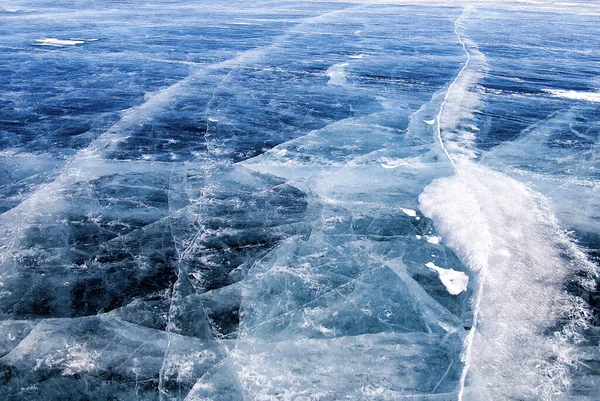 Incredibile ghiaccio trasparente sul lago Baikal — Foto Stock