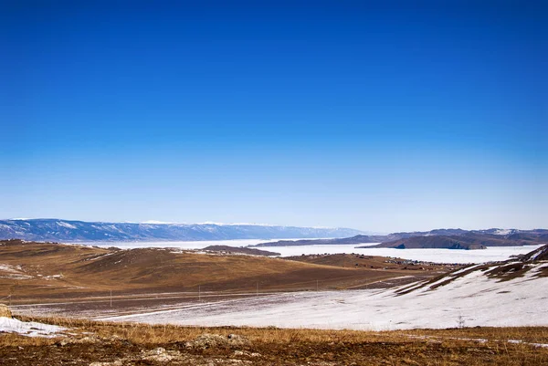 Paisagem de primavera da ilha de Olkhon — Fotografia de Stock