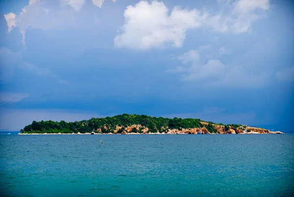 Blick auf die Insel Ko Khrok von der Insel Ko Lan — Stockfoto