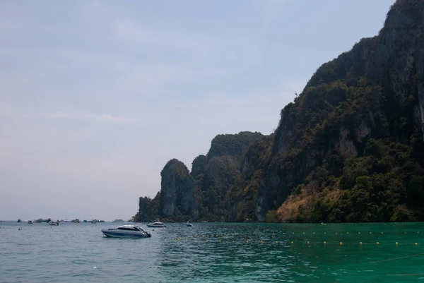 Der Eingang zur Lagune von Phi Ley Insel Phi-Phi-Le — Stockfoto