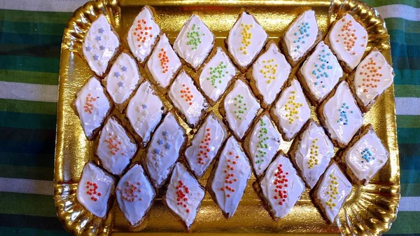 传统撒丁岛甜食的配制 — 图库照片