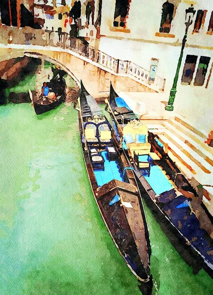 Góndolas aparcadas en uno de los pequeños canales en el centro histórico de Venecia — Foto de Stock