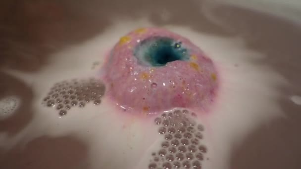 Movimientos Espuma Rosa Azul Blanca Agua — Vídeos de Stock