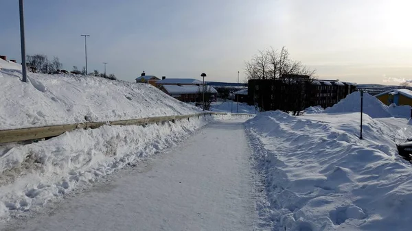 スウェーデン北部のキルナの雪の冬の風景 — ストック写真