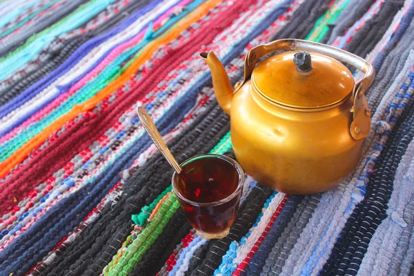 Orientální beduínské čaj — Stock fotografie