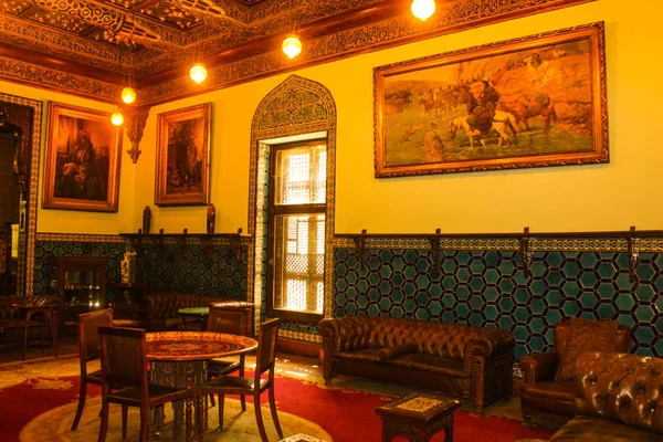 Stijlvolle kamer in Mohamed Ali Palace in Caïro, Egypte genomen op 3 April 2015 — Stockfoto