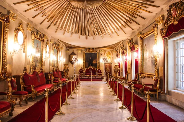 Sala elegante no Palácio Mohamed Ali, no Cairo, Egito, tomada em 3 de abril de 2015 — Fotografia de Stock