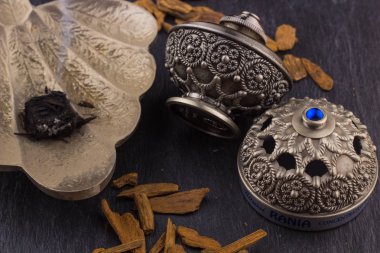 Gümüş oryantal Artisitc Arap Oud parfüm