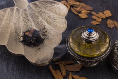 Gümüş oryantal Artisitc Arap Oud parfüm