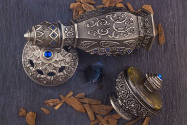 Gümüş oryantal Artisitc Arap Oud parfüm