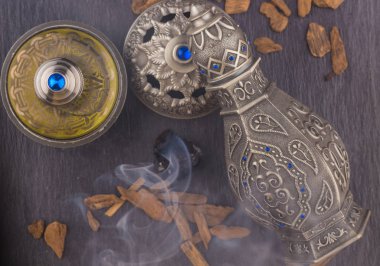 Gümüş oryantal Artisitc Arap Oud parfüm