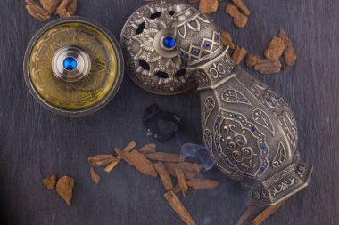 Gümüş oryantal Artisitc Arap Oud parfüm