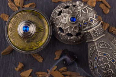 Gümüş oryantal Artisitc Arap Oud parfüm