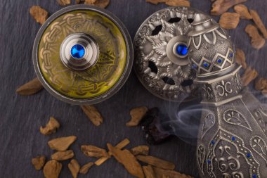 Gümüş oryantal Artisitc Arap Oud parfüm