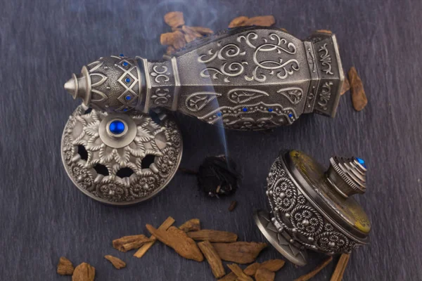 Gümüş oryantal Artisitc Arap Oud parfüm