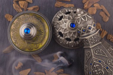 Gümüş oryantal Artisitc Arap Oud parfüm
