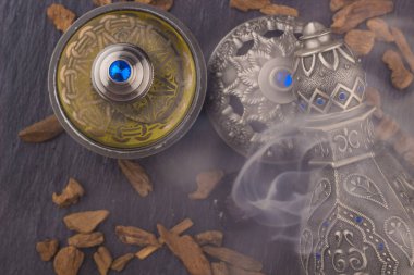 Gümüş oryantal Artisitc Arap Oud parfüm