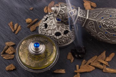 Gümüş oryantal Artisitc Arap Oud parfüm
