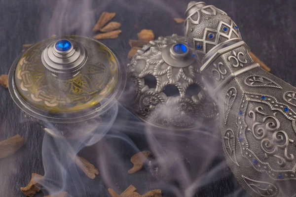 Silver Oriental Artisitc Arabian Oud Perfume — Stock Photo, Image