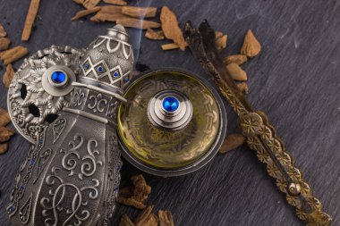 Gümüş oryantal Artisitc Arap Oud parfüm