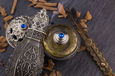 Gümüş oryantal Artisitc Arap Oud parfüm