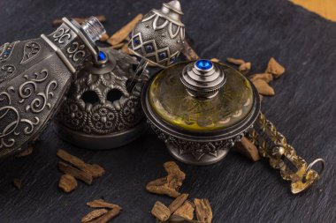Gümüş oryantal Artisitc Arap Oud parfüm