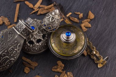 Gümüş oryantal Artisitc Arap Oud parfüm