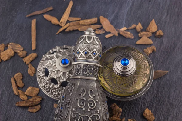Gümüş oryantal Artisitc Arap Oud parfüm — Stok fotoğraf