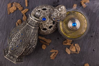 Gümüş oryantal Artisitc Arap Oud parfüm