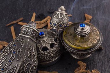 Gümüş oryantal Artisitc Arap Oud parfüm