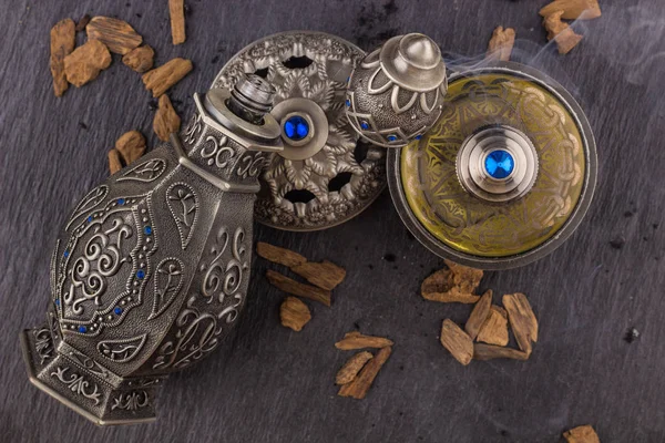 Gümüş oryantal Artisitc Arap Oud parfüm