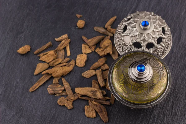 Gümüş oryantal Artisitc Arap Oud parfüm