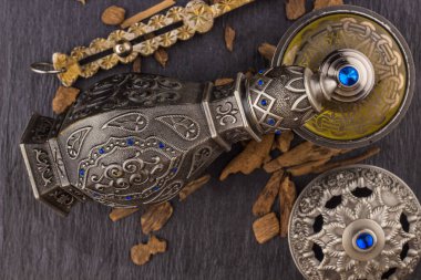 Gümüş oryantal Artisitc Arap Oud parfüm