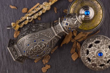 Gümüş oryantal Artisitc Arap Oud parfüm