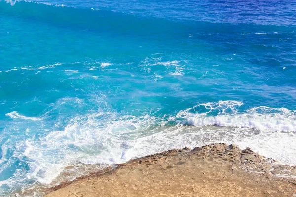 Seashore Waves and Mountain under the Sunshine in Matrouh, Egypt — Stock Photo, Image