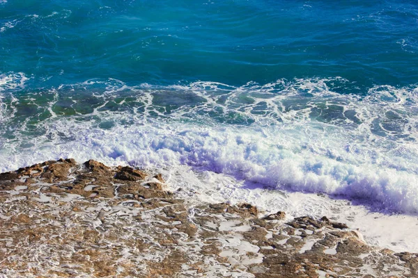 Seashore Waves and Mountain under the Sunshine in Matrouh, Egypt — Stock Photo, Image