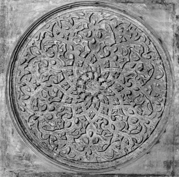 Arabisch orientalische ornamentale Schnitzereien / eine islamische Kunst arabisch orientalischer ornamentaler Schnitzereien an einer Wand — Stockfoto