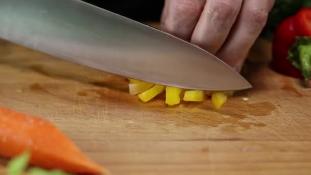 Woman Cuts Yellow Bell Pepper Cubes Large Kitchen Knife Cutting — 비디오