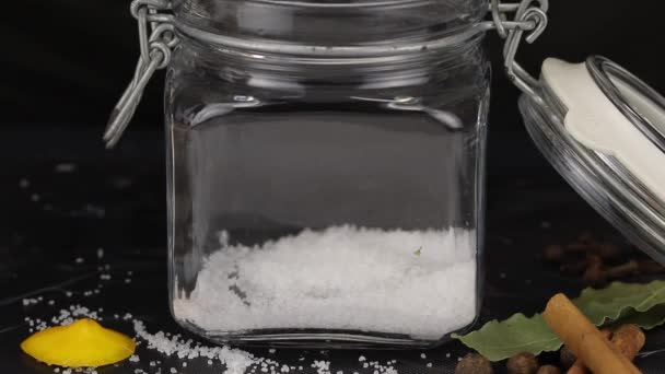 Chef Puts Lemon Rectangular Glass Jar Salt Subsequent Fermentation — Stockvideo