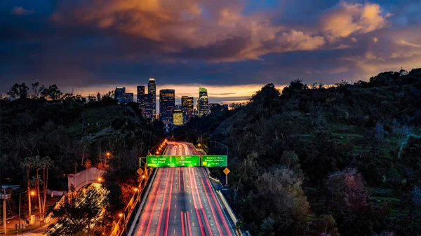 Los Angeles Skyline otoyolları