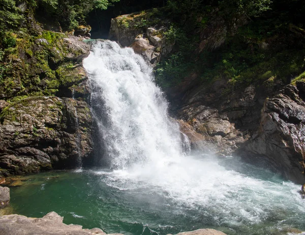 Thundering Emerald Colored Punchbowl Waterfall North Fork Sauk River Falls — ストック写真