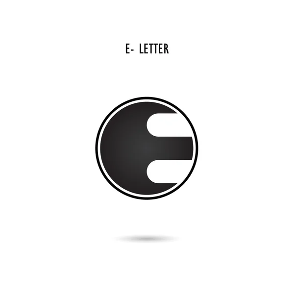 Yaratıcı E-mektup simgesi soyut logo tasarımı. E-alfabe sembol. — Stok Vektör