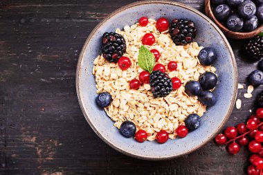 Sağlıklı klasik kahvaltı