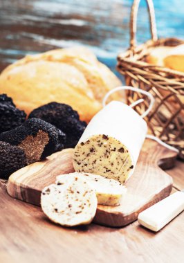 Ev yapımı aromatik tereyağı 