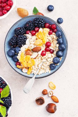 Sağlıklı klasik kahvaltı 