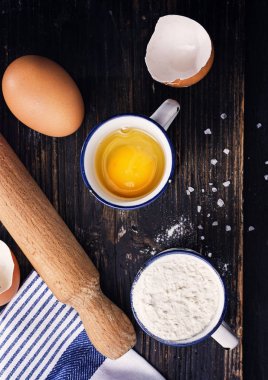  Klasik makarna için malzemeler