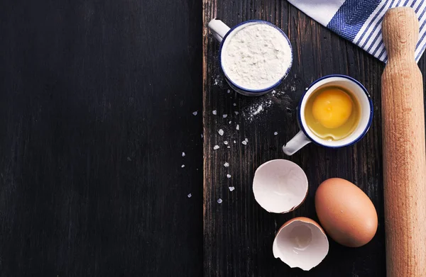  Klasik makarna için malzemeler