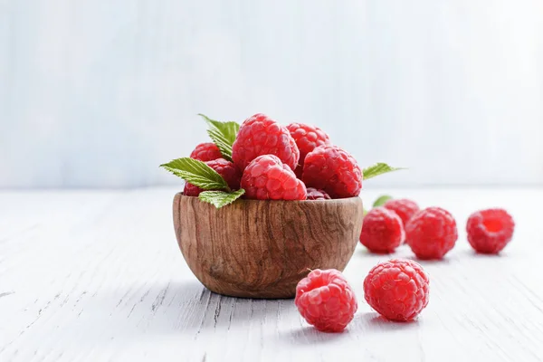 Fresh raspberries in   bowl — Stock Photo, Image