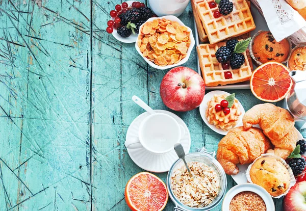 Gezonde en kleurrijke ontbijt — Stockfoto