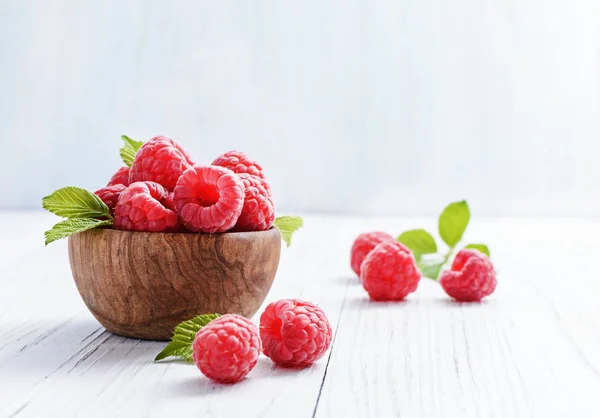 Fresh raspberries in   bowl — Stock Photo, Image